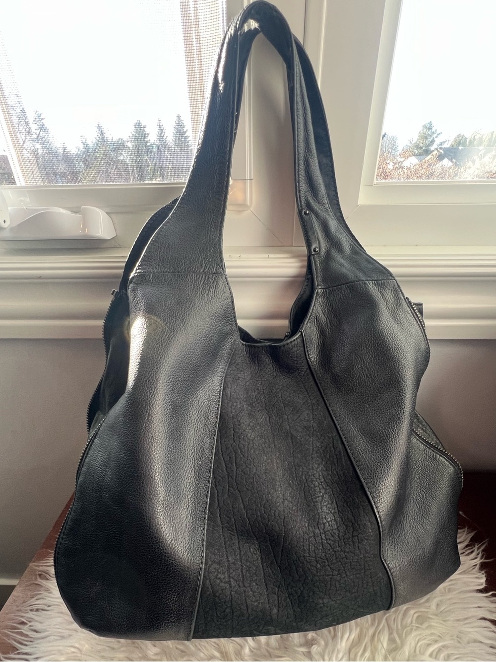 BCBG Vintage Leather Hobo Bag 🖤 Edgy Zip-Around Convertible • Soft Slouchy Luxe